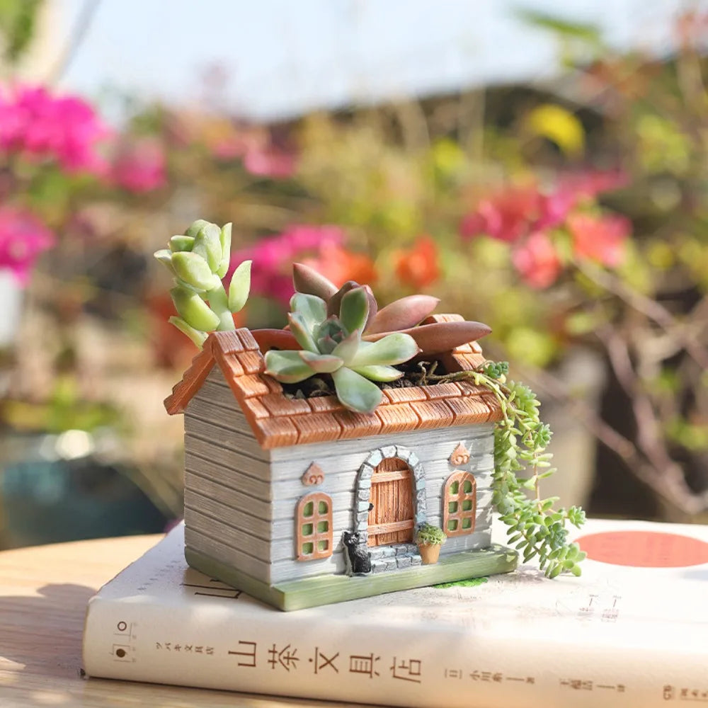Mini Country House Planter