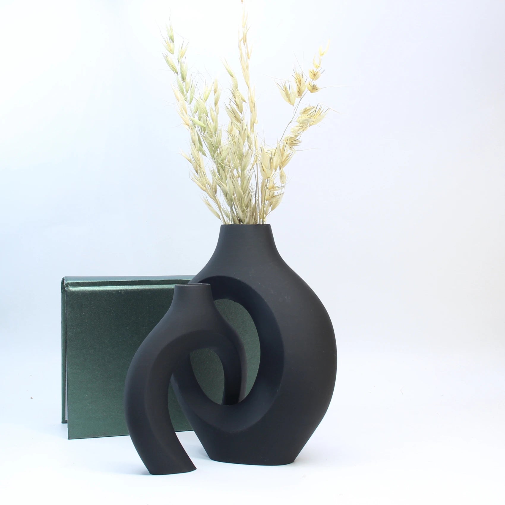 Hugging Decorative Ornament Vase